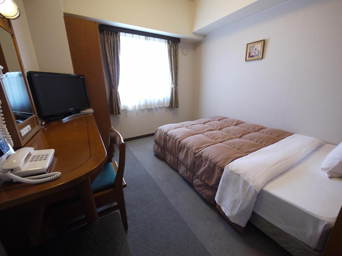 Hotel Route-Inn Matsusaka Ekihigashi Bagian luar foto