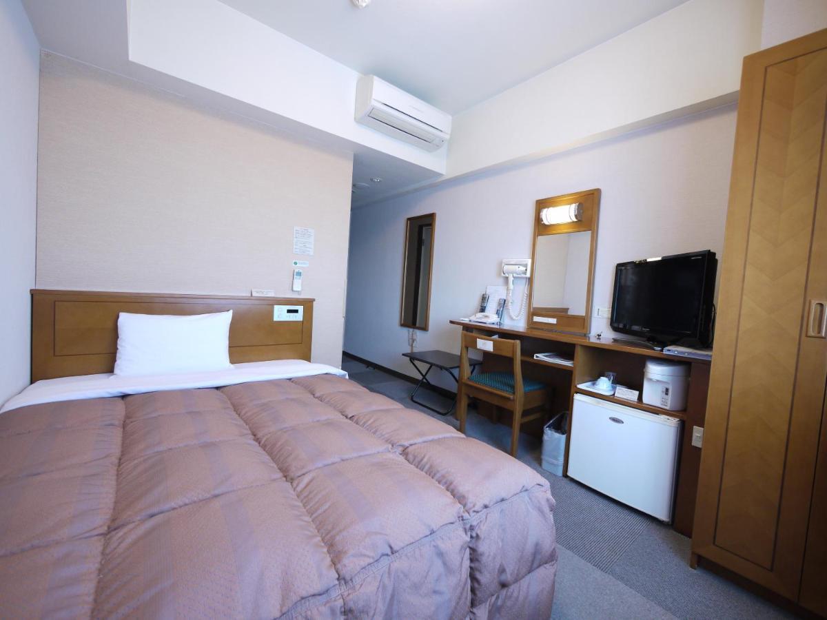 Hotel Route-Inn Matsusaka Ekihigashi Bagian luar foto